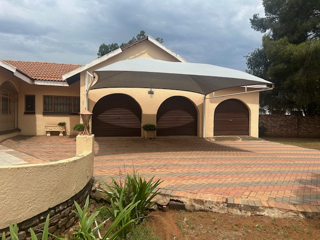 3 Bedroom Property for Sale in Viljoenskroon Free State
